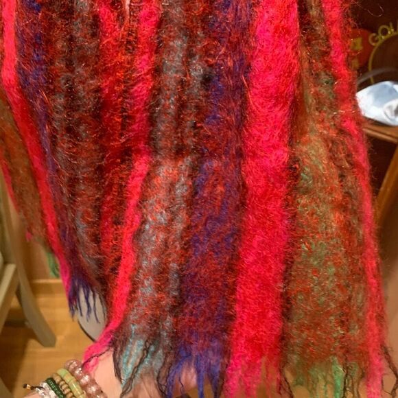 Vintage Wool Mohair/Wool Scarf, Scotland-Made Fringe Red Green Unisex 8”x44” - Picture 4 of 5